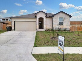 125 Solitude Dr in San Marcos, TX - Building Photo