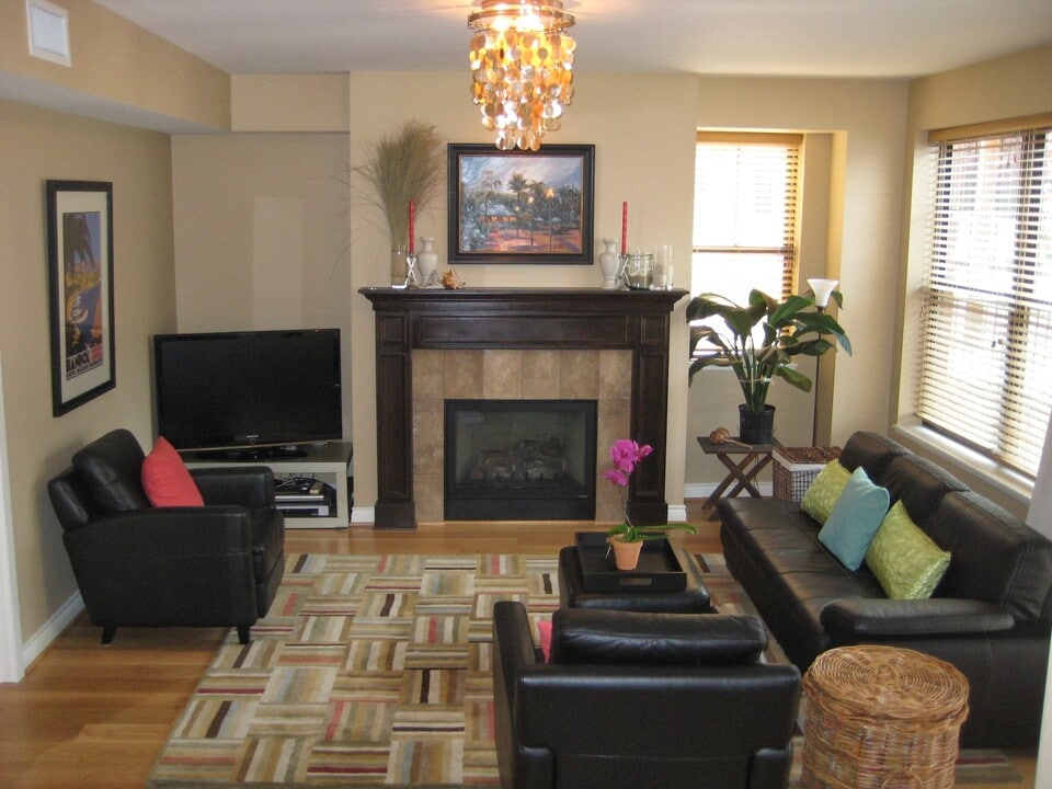 2454 NW Westover Rd, Unit A303 in Portland, OR - Foto de edificio