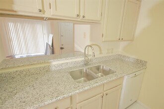 2120 El Paseo St-Unit -2302 in Houston, TX - Building Photo - Building Photo