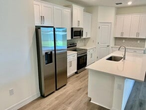 21475 Seaton Ave in Port Charlotte, FL - Building Photo - Building Photo