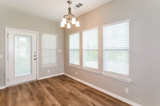601 Meadowbrook in Lake Dallas, TX - Building Photo - Building Photo