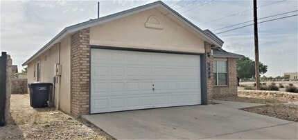 3400 Tierra Cromo Rd in El Paso, TX - Building Photo - Building Photo