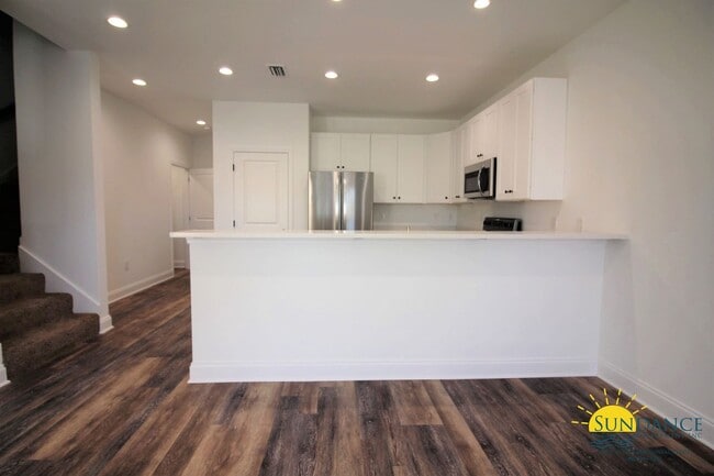 property at 8 Alder Ave SE
