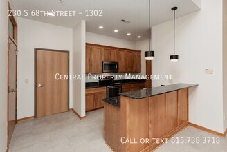 230 S 68th St in West Des Moines, IA - Building Photo - Building Photo