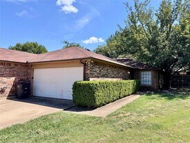 7554 Boxwood Ct in Fort Worth, TX - Building Photo