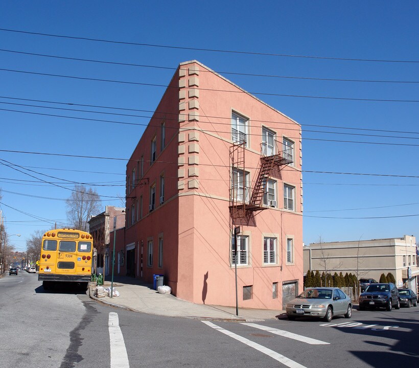 281 William St in Staten Island, NY - Building Photo