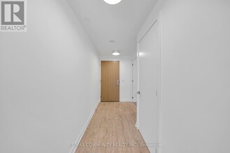 357-3357 King St W in Toronto, ON - Building Photo - Building Photo