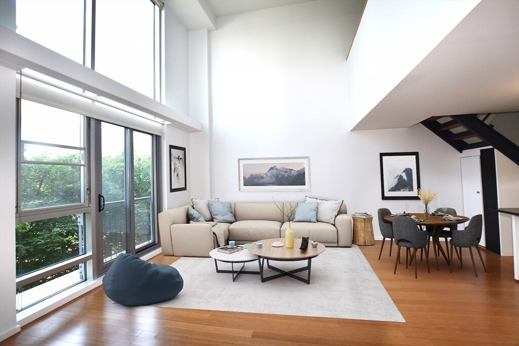 1 Earhart St in Cambridge, MA - Building Photo