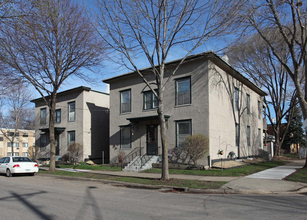 843-847 Summer St NE in Minneapolis, MN - Building Photo