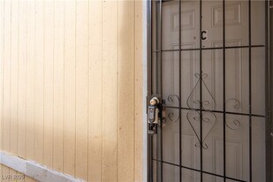 25 Gold Bar Ct in Las Vegas, NV - Building Photo