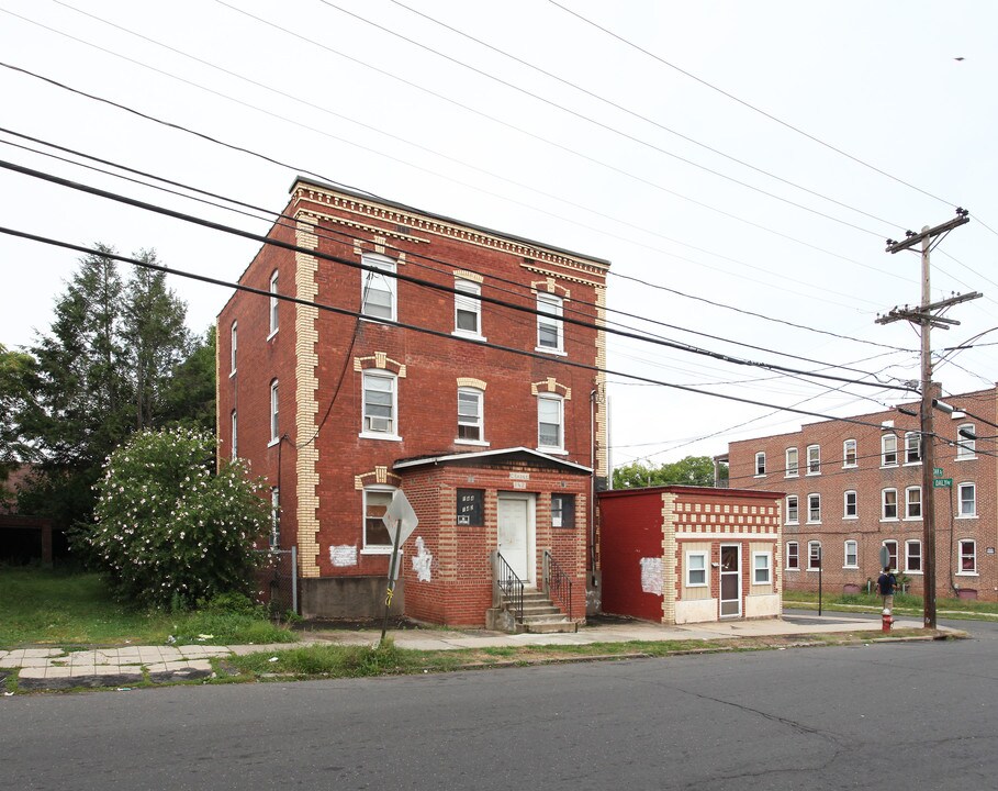142-144 Oak St in New Britain, CT - Foto de edificio