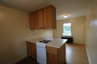 726 W College Ave, Unit Apartment 6 in State College, PA - Foto de edificio - Building Photo