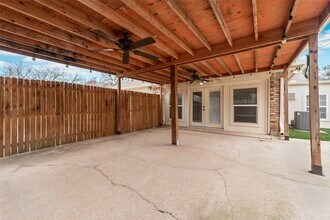 1817 Crooked Ln in Fort Worth, TX - Building Photo - Building Photo