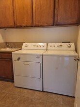 543 Powers Ave in Clovis, CA - Building Photo - Building Photo