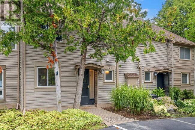 124 Escarpment Crescent in Collingwood, ON - Building Photo - Building Photo