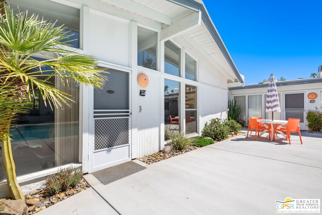1655 Andee Dr in Palm Springs, CA - Building Photo