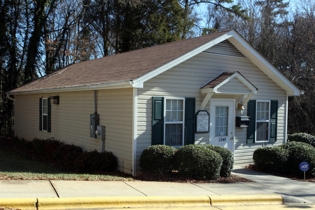 Vaspers Apartments in Winston-Salem, NC - Building Photo - Building Photo