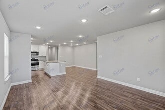 105 Commerce St in Savoy, TX - Building Photo - Building Photo