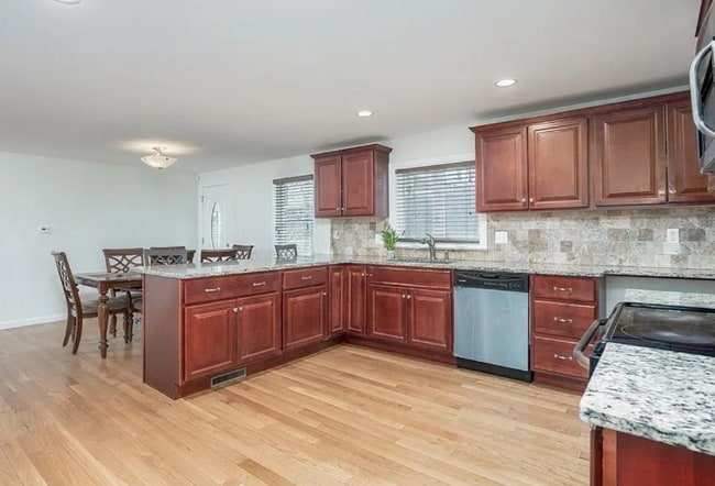 18 Beech St in Billerica, MA - Building Photo - Building Photo