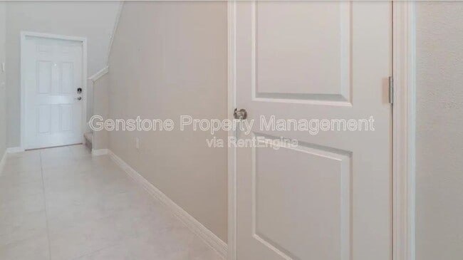 5157 White Chicory Dr in Ruskin, FL - Building Photo - Building Photo