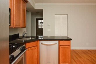 3251 N Clifton Ave in Chicago, IL - Building Photo - Building Photo