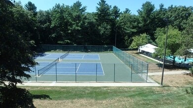 2 Squire Ct in Natick, MA - Building Photo - Building Photo