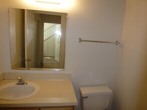 2300-1737 Front Ave NE in Albany, OR - Building Photo - Building Photo