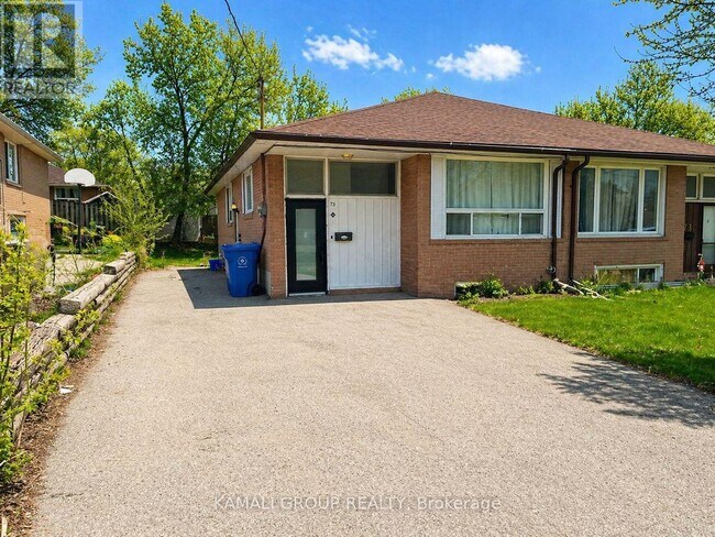 75 Newbury Dr in Newmarket, ON - Building Photo - Building Photo