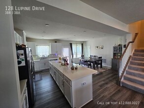 128 Lupine Dr in Mars, PA - Building Photo - Building Photo