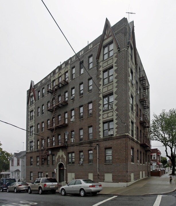 4364 Byron Ave in Bronx, NY - Foto de edificio