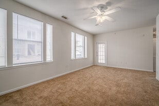 Costa Vizcaya in Houston, TX - Building Photo