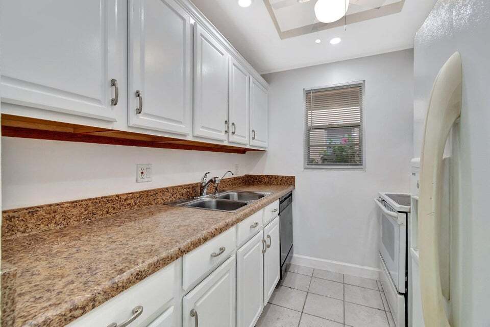650 SW 2nd Ave, Unit 150 in Boca Raton, FL - Building Photo