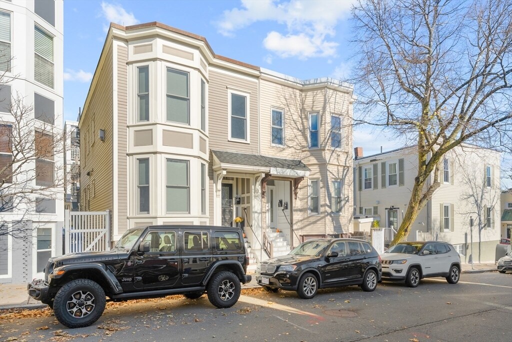 470 E 6th St in Boston, MA - Building Photo