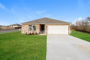 10187 E Biswell Ln in Verdigris, OK - Building Photo