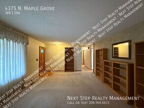 4375 N Maple Grove Rd in Boise, ID - Building Photo - Building Photo