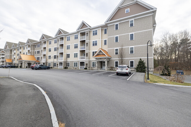 2 Henry David Dr in Nashua, NH - Building Photo - Building Photo