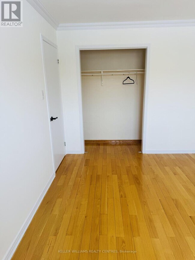 2461 Hensall St in Mississauga, ON - Building Photo - Building Photo