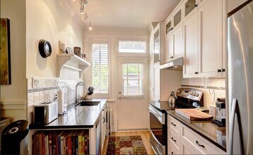 715 Belvédère Av in Québec, QC - Building Photo - Building Photo