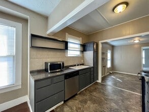 725 Highland Dr in Beaumont, TX - Building Photo - Building Photo