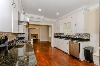 2211 Honeysuckle Ave in Fort Worth, TX - Building Photo - Building Photo