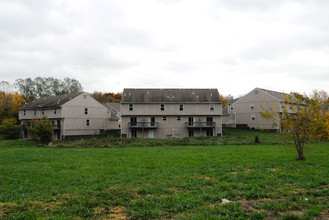 Deer Wood Estates Town Homes in Kansas City, MO - Foto de edificio - Building Photo