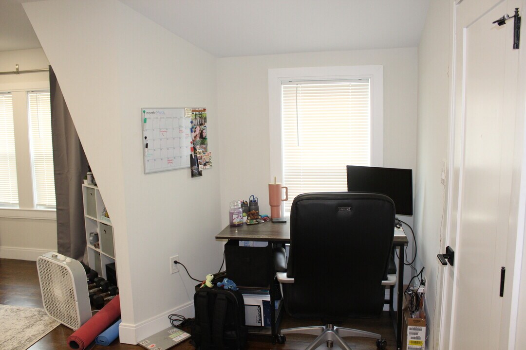 15 Pomeroy St, Unit 15 in Boston, MA - Building Photo