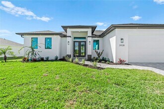 3928 NW 46th Ln in Cape Coral, FL - Building Photo - Building Photo