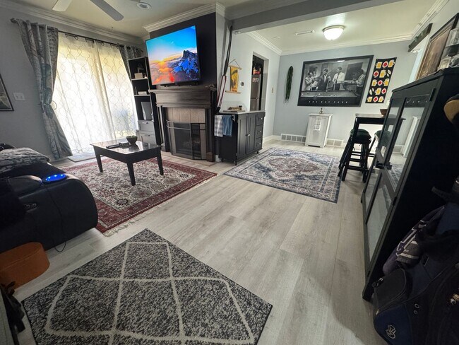 property at 2416 S Elizabeth St