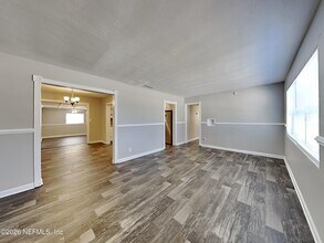 3403 Rogero Rd in Jacksonville, FL - Building Photo - Building Photo