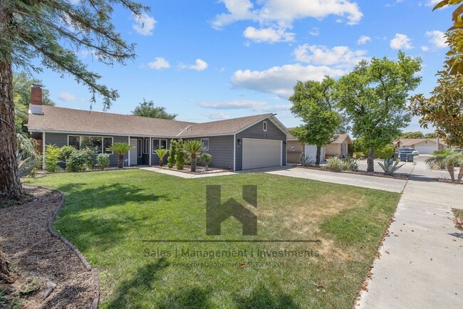 1637 Paradise Ave in Tulare, CA - Building Photo - Building Photo