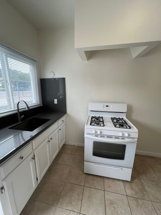 4528 N Figueroa St in Los Angeles, CA - Building Photo - Building Photo