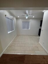 156 E 67th St in Los Angeles, CA - Foto de edificio - Building Photo