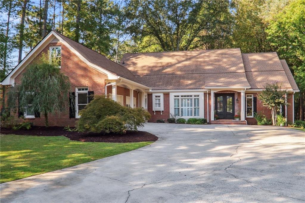 8900 River Trace Dr in Duluth, GA - Building Photo