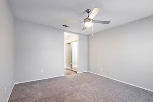 Element in Arlington, TX - Building Photo